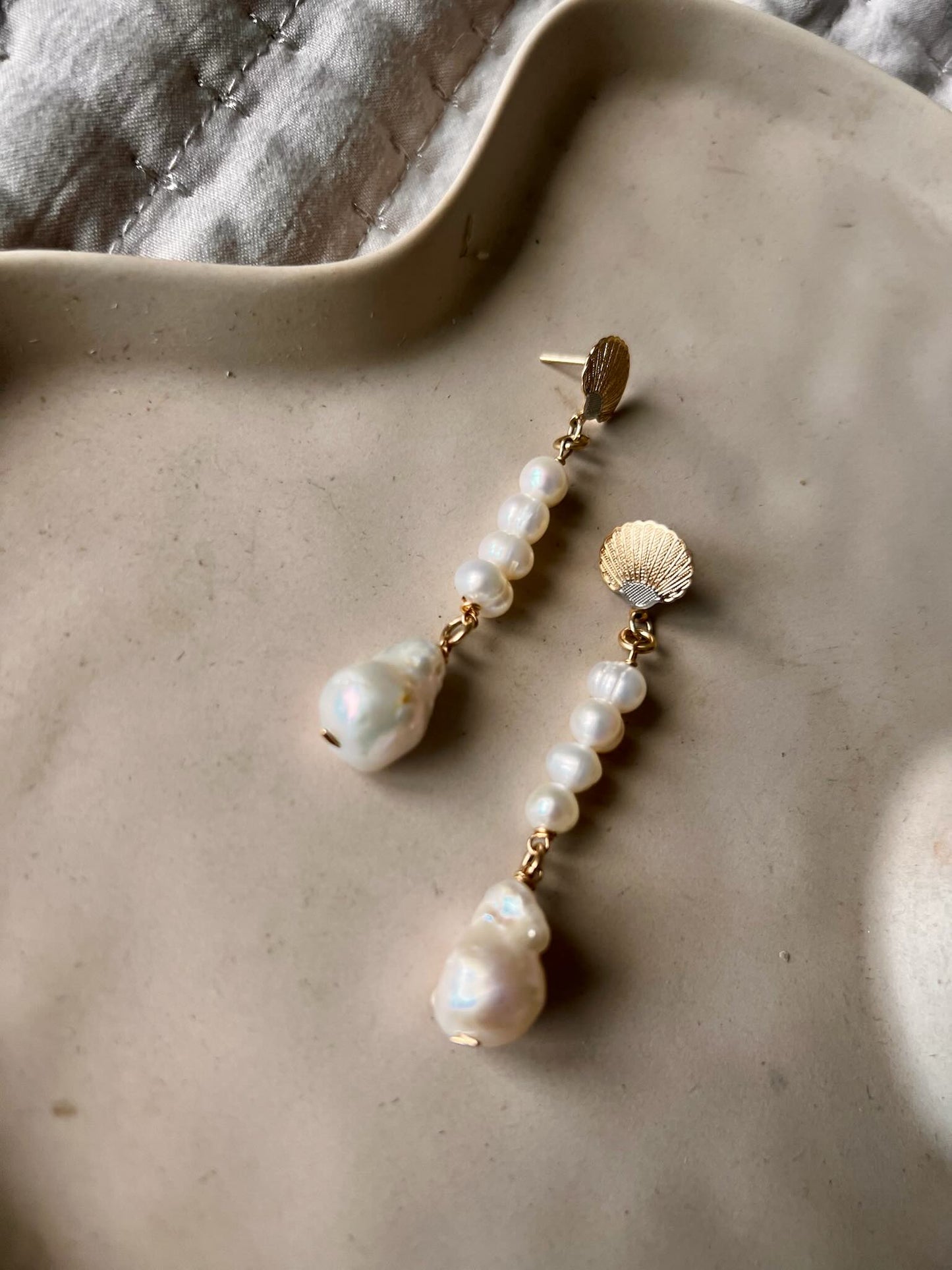 Onda Pearl Earrings