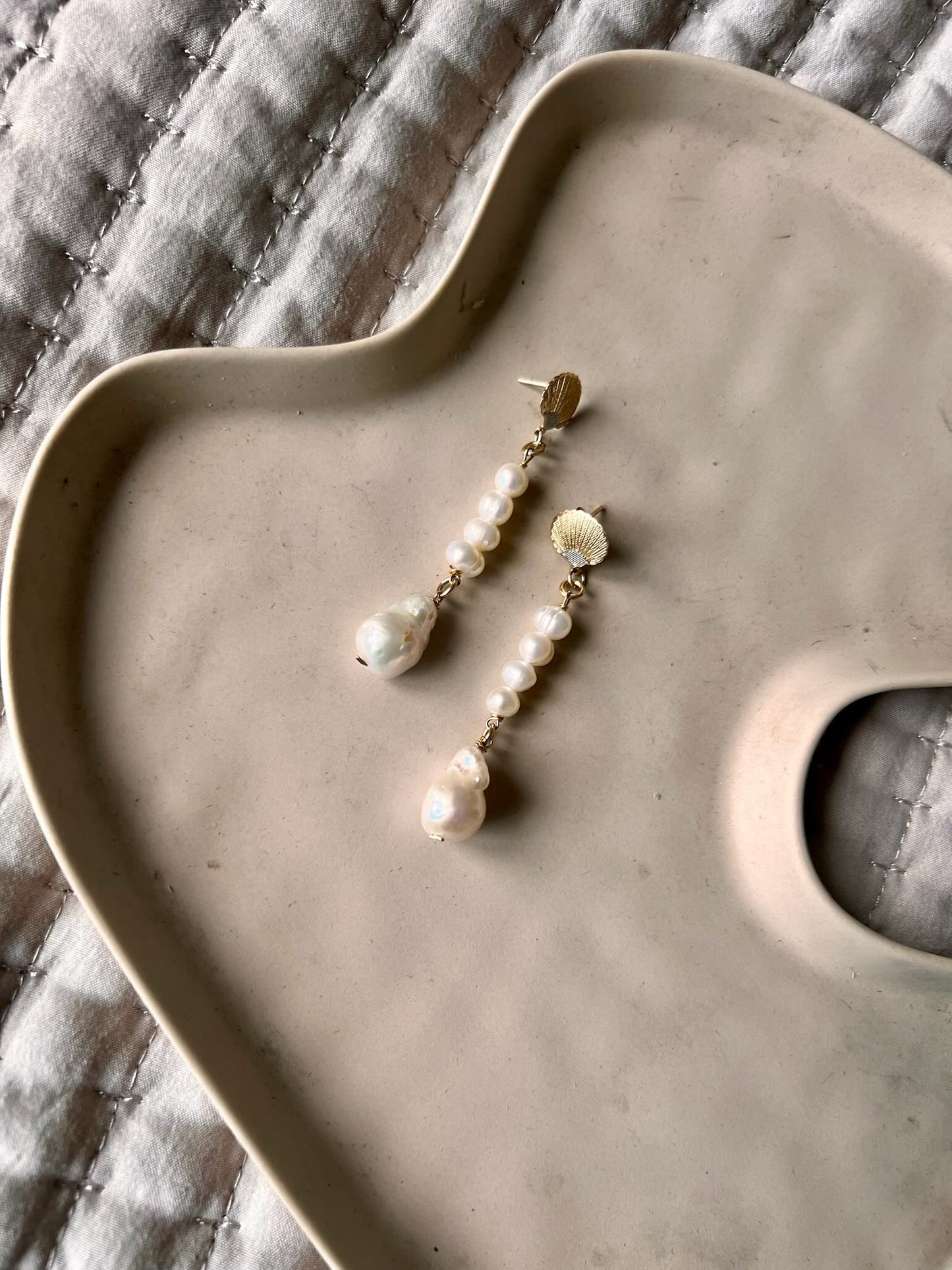 Onda Pearl Earrings