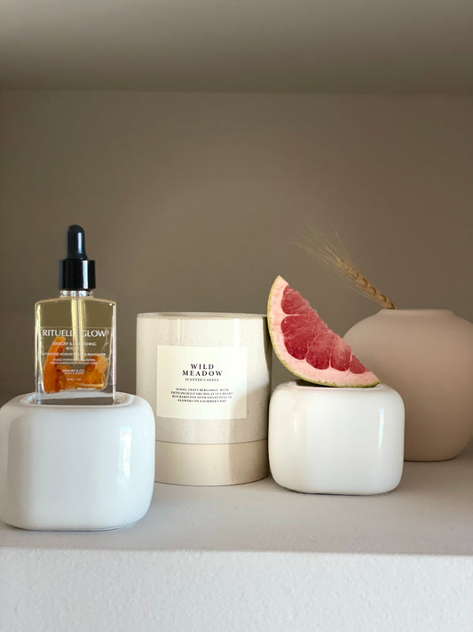 Hydrating body oil with grapefruit and tropical notes 