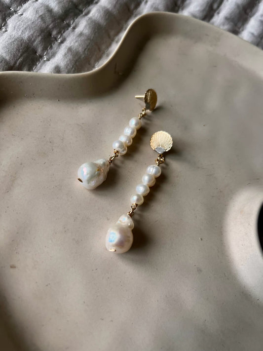 Onda Pearl Earrings